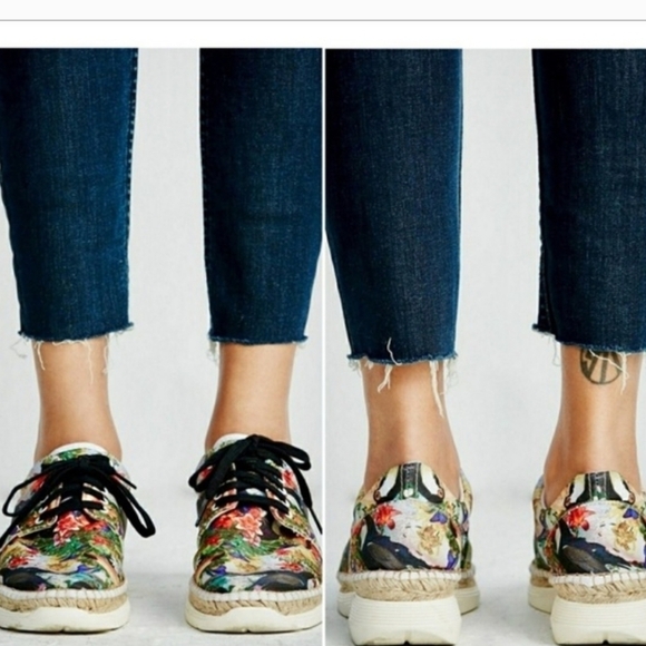 Free People | Floral Low‎ Top Sneakers 38 - Picture 3 of 10